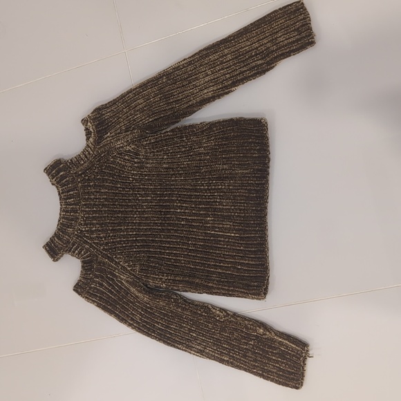 Cutout Sweater - Picture 2 of 8